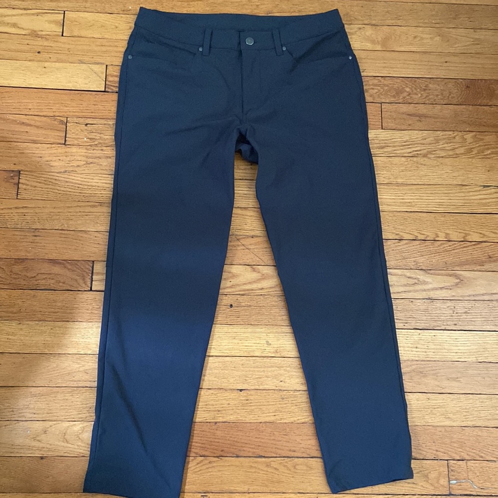 Lululemon Men’s ABC Slim-Fit 5 Pocket Pant 32"
Warpstreme Navy